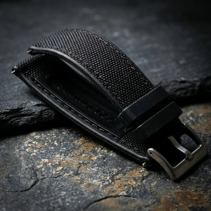 Bonoboss Correa Canvas + TPU 22mm Negro - macro textura material natural (v2) #editorial_ctx_macro_texture_v2 #color_negro