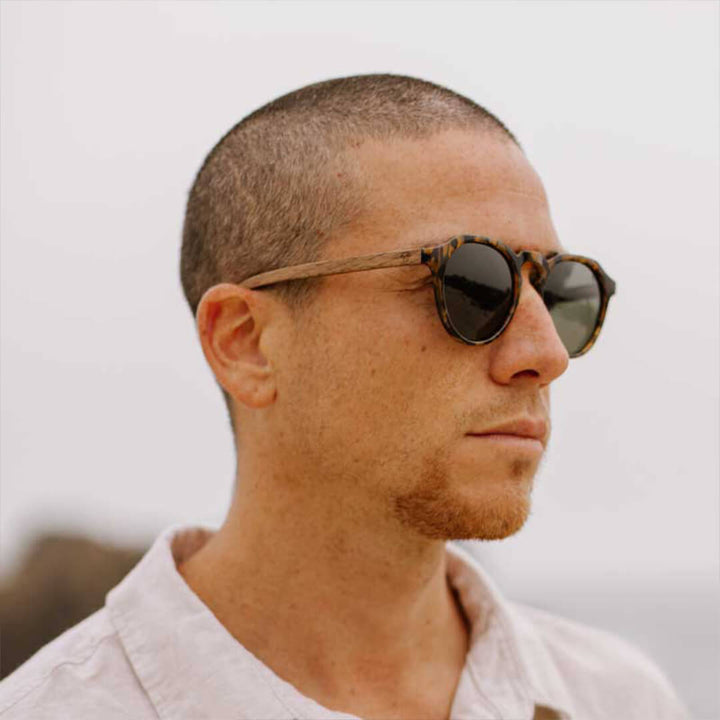 Frontal Galápagos lentes de sol hombre estampado tortuga carey plástico reciclado #color_carey