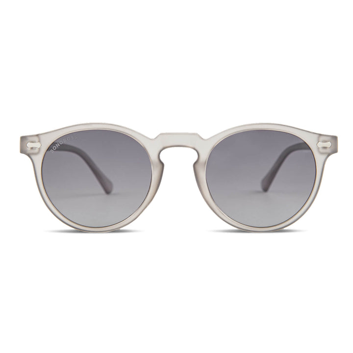 Temuco RPET lentes de sol gris vista frontal diseño universal #color_gris
