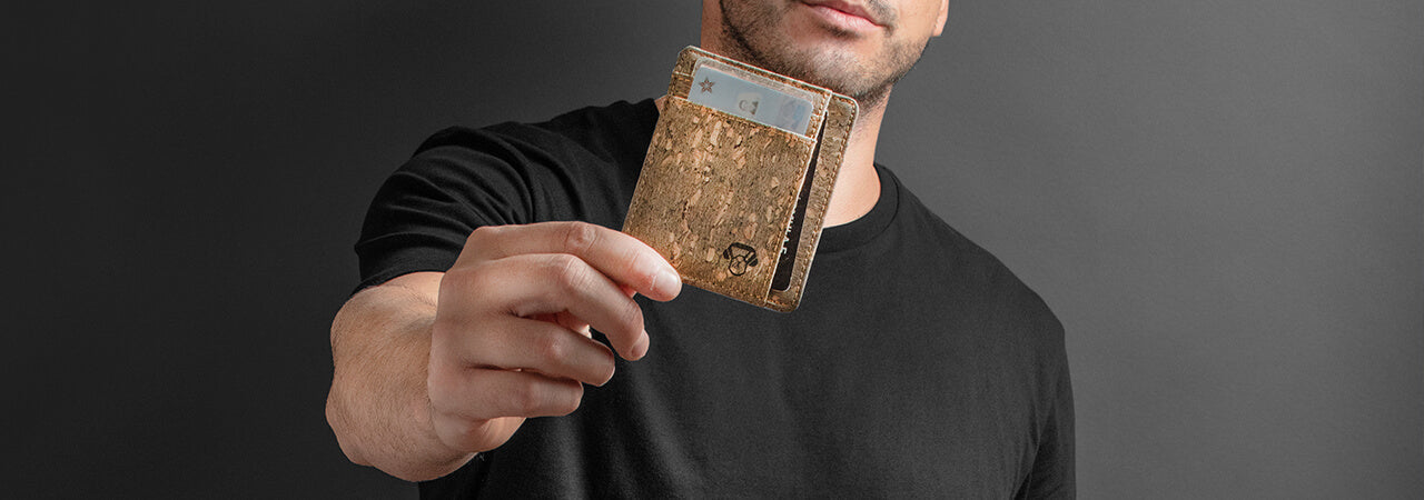 Billeteras sostenibles y lápices de madera personalizables Bonoboss Chile