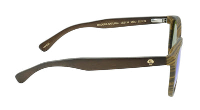 anteojos redondos de plástico reciclado y varillas de madera natural sustentable con lentes de color espejado azul polarizadas y forma redonda. 