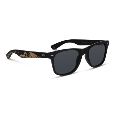 gafas de sol polarizadsa diseñadas en chile con plastico reciclado y madera sustentable ecologica mayorista de opticas y regalos corporativos color negro
