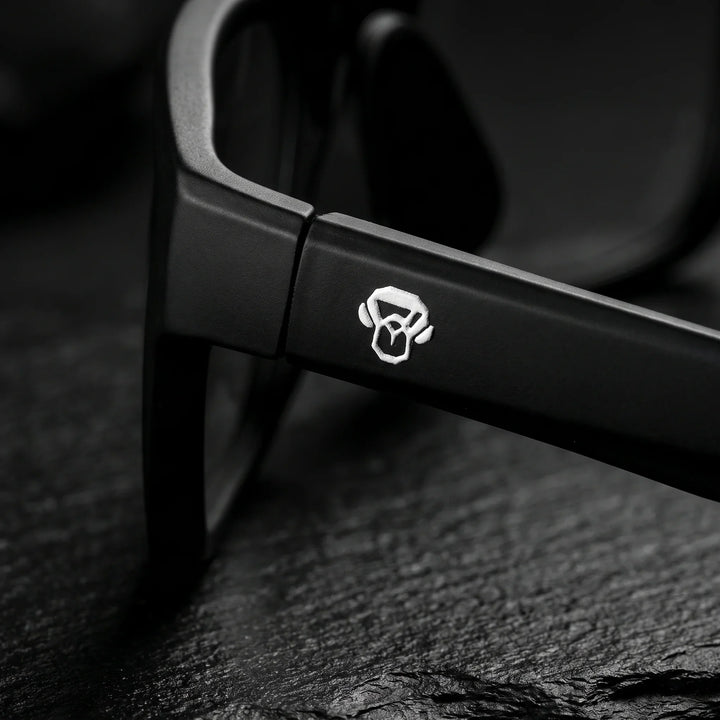 Lentes ópticos deportivos Bonoboss Lewis Negro detalle logo emblema #color_negro