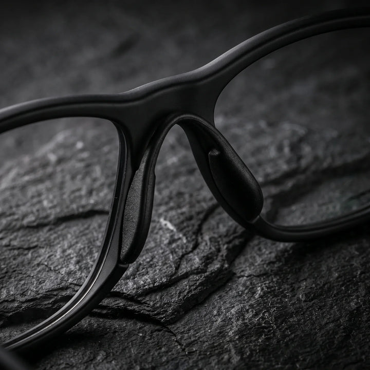 Lentes ópticos deportivos Bonoboss Lewis Negro detalle nariz interna #editorial_grip_nariz #color_negro