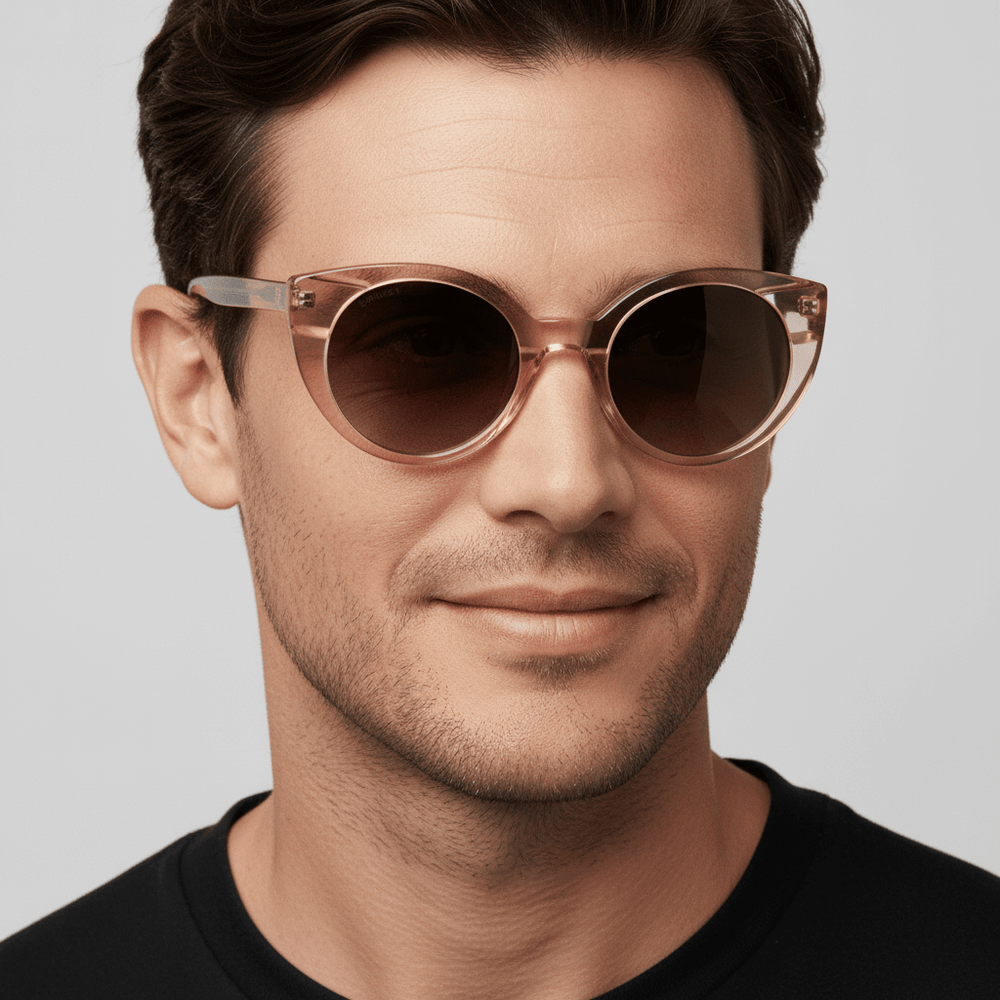 un hombre usando anteojos agatados de color carey bonoboss en vista lateral #color_carey