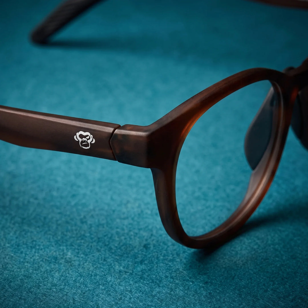 Lentes ópticos deportivos Bonoboss Simone Champagne detalle bisagra #color_champagne