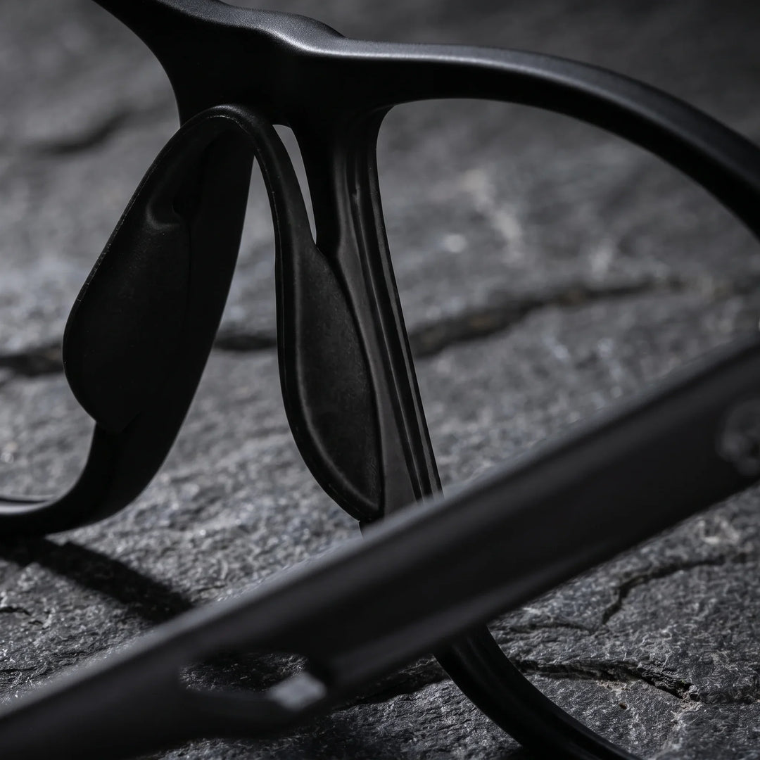Lentes ópticos deportivos Bonoboss Tyson Negro detalle nariz interna #editorial_grip_nariz #color_negro