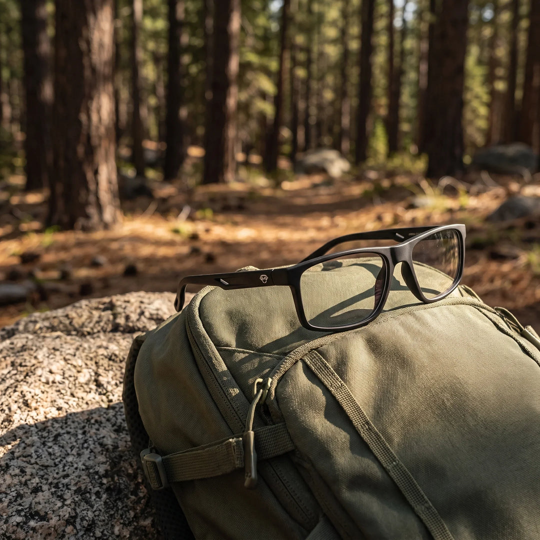 Lentes ópticos deportivos Bonoboss Jordan Negro cerro mochila #color_negro