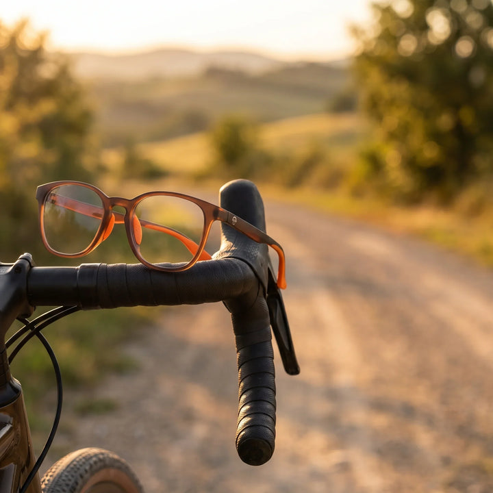 Lentes ópticos deportivos Bonoboss Serena Naranjo bici manubrio #editorial_lifestyle3 #color_naranjo