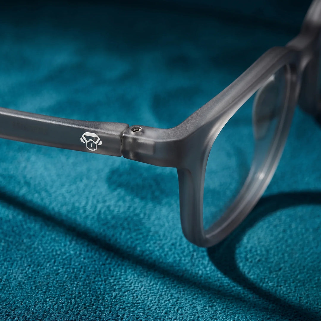 Lentes ópticos deportivos Bonoboss Serena Gris detalle bisagra #color_gris