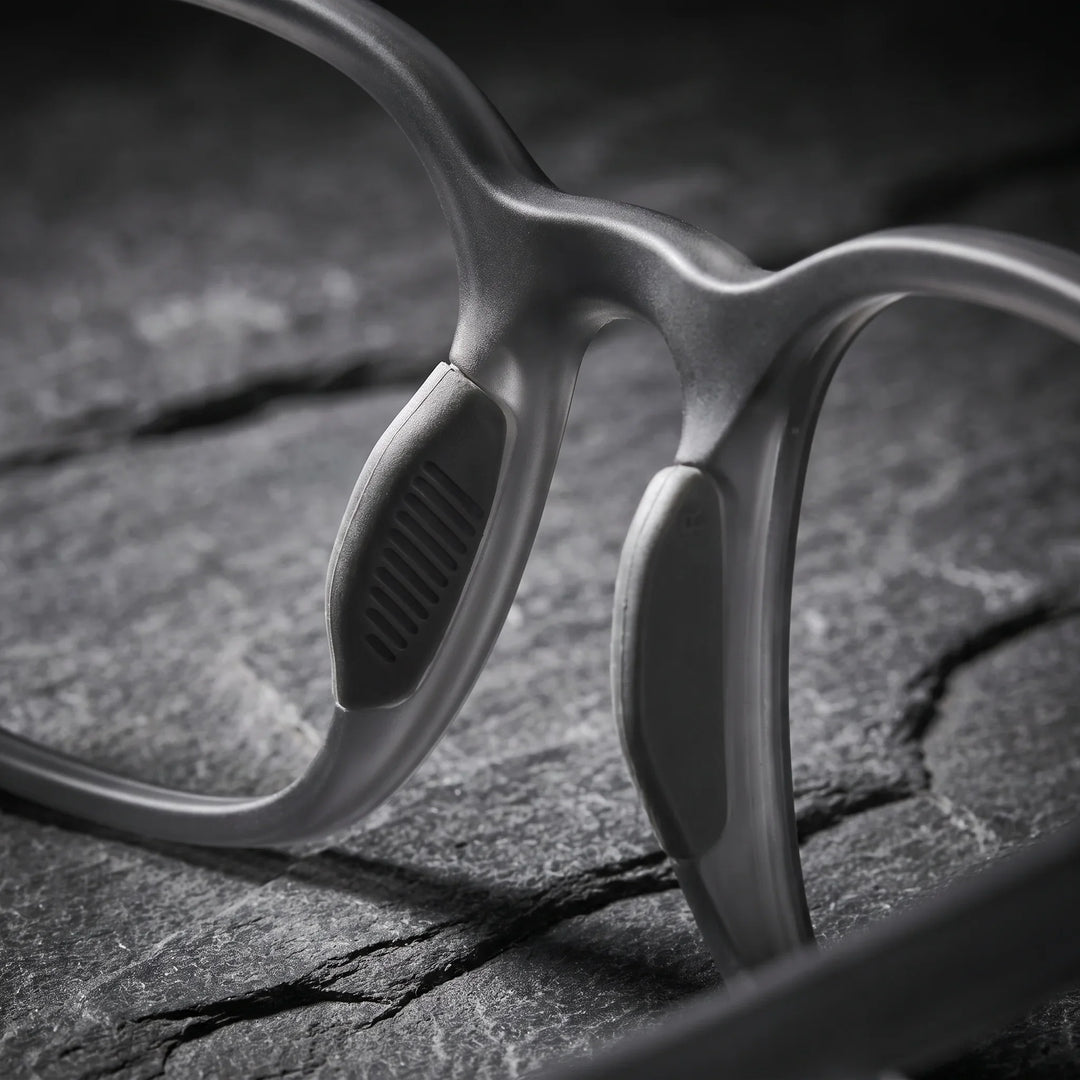 Lentes ópticos deportivos Bonoboss Serena Gris detalle nariz interna #editorial_grip_nariz #color_gris