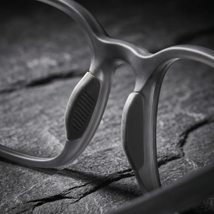 Lentes ópticos deportivos Bonoboss Serena Gris detalle nariz interna #editorial_grip_nariz #color_gris