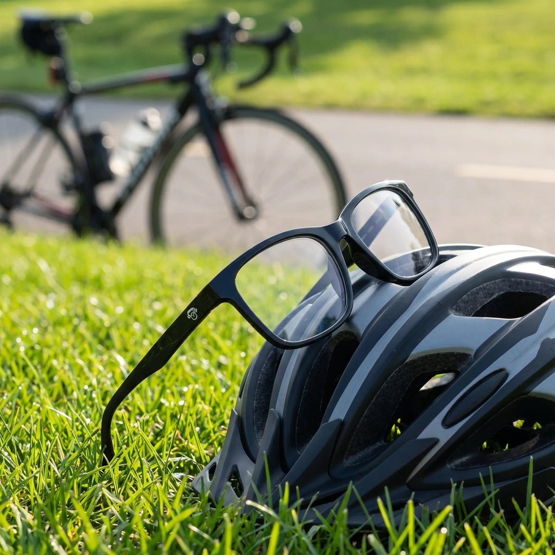 Lentes ópticos deportivos Bonoboss Comaneci Negro pasto casco bici #editorial_lifestyle4 #color_negro