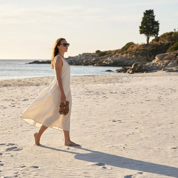 Bonoboss Selknam Clip Sol Azul - modelo playa atardecer caminata golden hour #editorial_lifestyle1 #color_azul