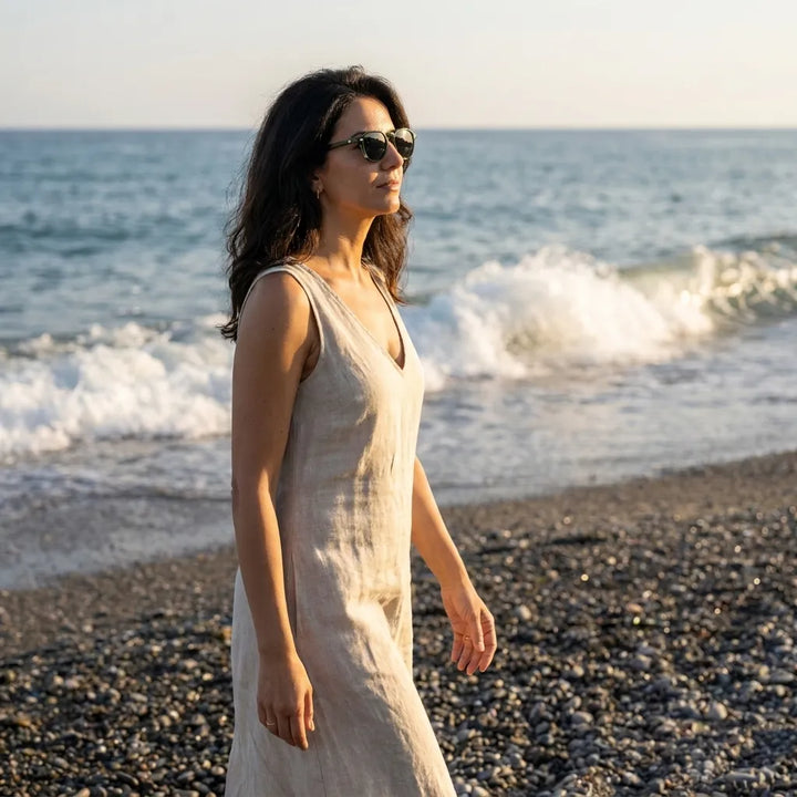 Bonoboss Galápagos Clip Sol Verde - modelo playa atardecer caminata golden hour #editorial_lifestyle3 #color_verde