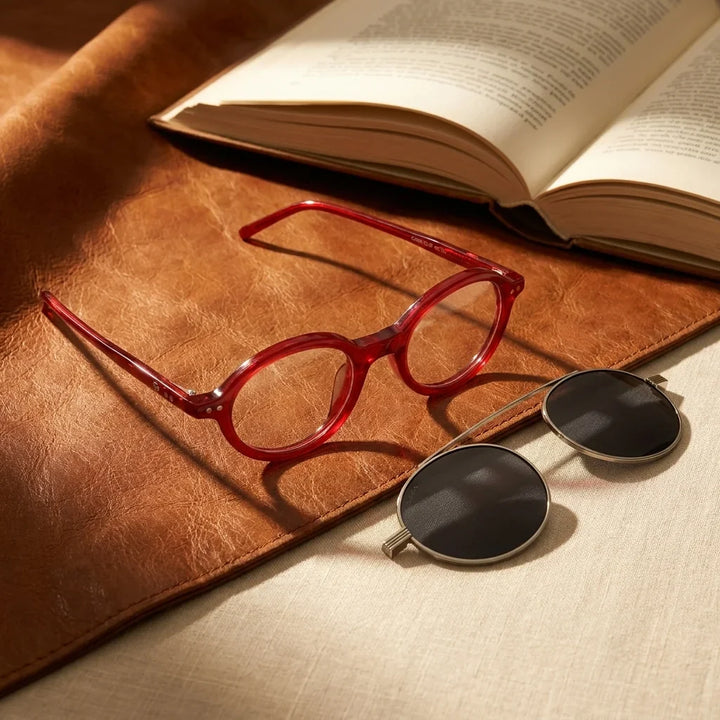 Bonoboss Capri Clip Sol Rojo - producto sobre cuero premium libro detalle #editorial_armazon #color_rojo