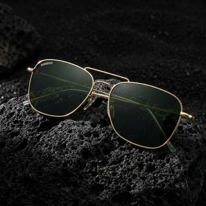 Lentes sol Commander Reverse polarizados UV400 sobre roca volcanica textura natural Bonoboss #color_g15