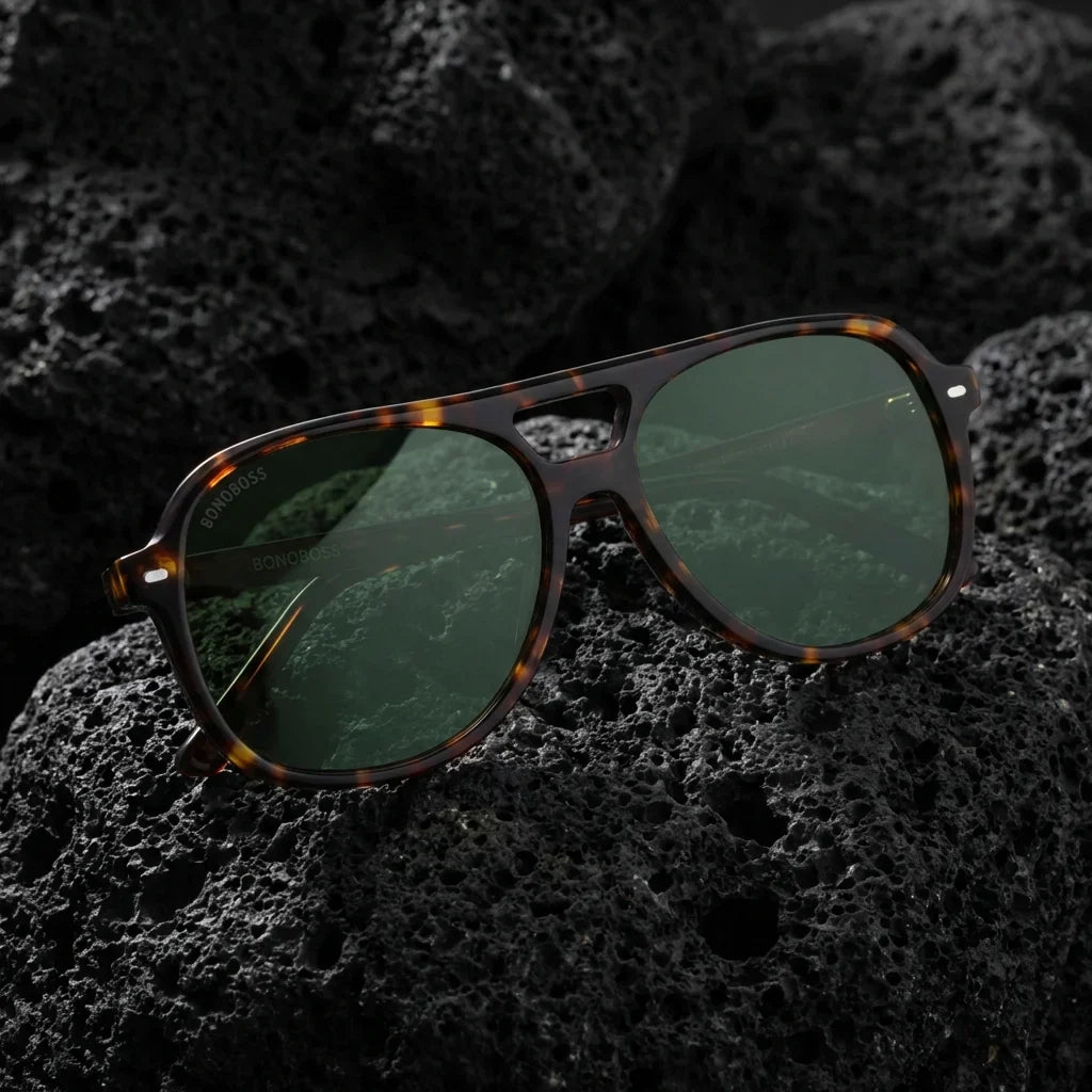 Lentes sol Orson E.D polarizados UV400 sobre roca volcanica textura natural Bonoboss #editorial_banner #color_carey