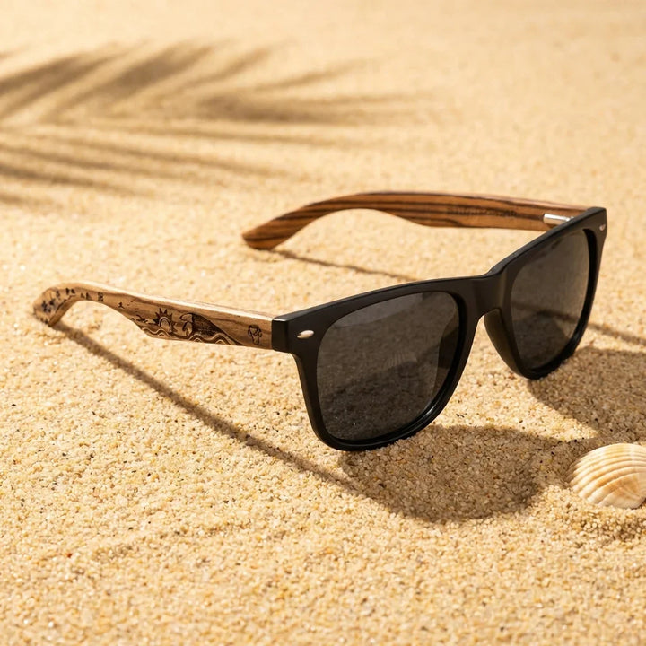 Lentes sol Acacia Designers polarizados UV400 surf sobre arena dorada textura natural costa Bonoboss #editorial_grid1 #color_surf