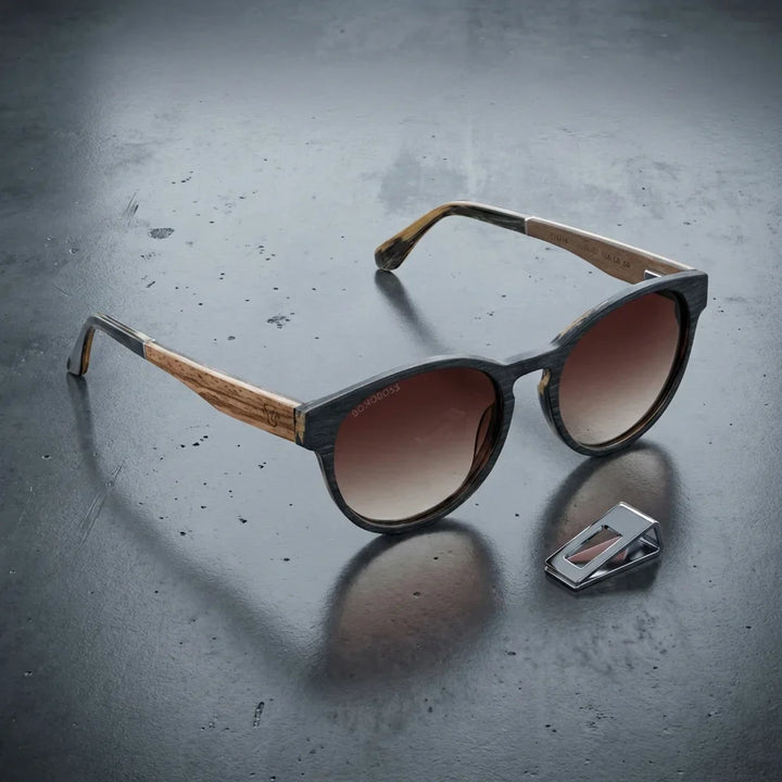 Lentes sol Chiloé 110 Wood polarizados UV400 sobre concreto urbano textura industrial Bonoboss #color_brown