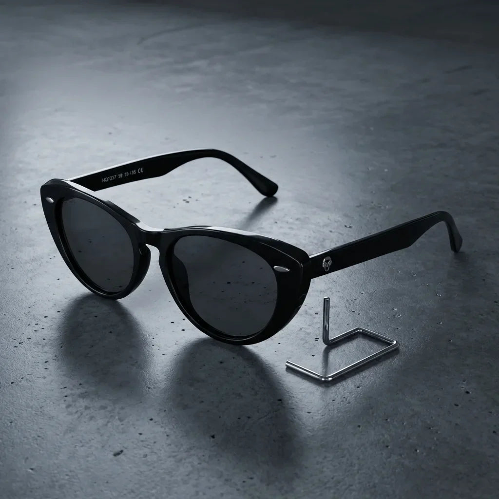 Lentes sol Havana polarizados UV400 sobre concreto urbano textura industrial Bonoboss #editorial_detail2 #color_negro