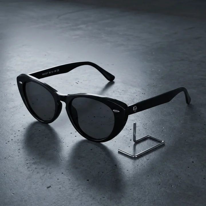 Lentes sol Havana polarizados UV400 sobre concreto urbano textura industrial Bonoboss #editorial_detail2 #color_negro