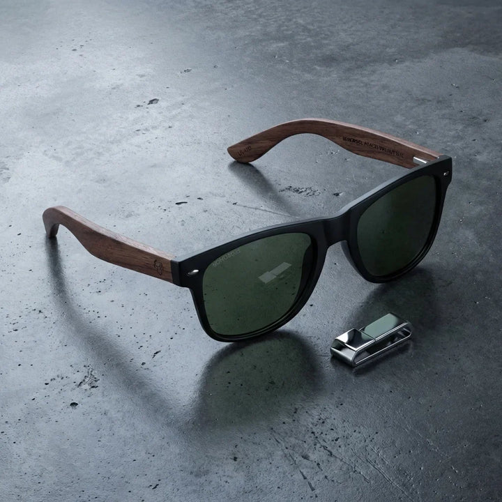 Lentes sol Acacia Nogal polarizados UV400 sobre concreto urbano textura industrial Bonoboss #color_g15