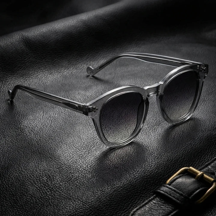 Lentes sol Lenga polarizados UV400 bio-acetato Gris sobre cuero negro detalle brass premium Bonoboss #editorial_polarizado #color_gris