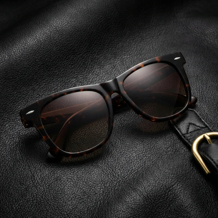 Lentes sol Valencia polarizados UV400 sobre cuero negro detalle brass premium Bonoboss #color_carey