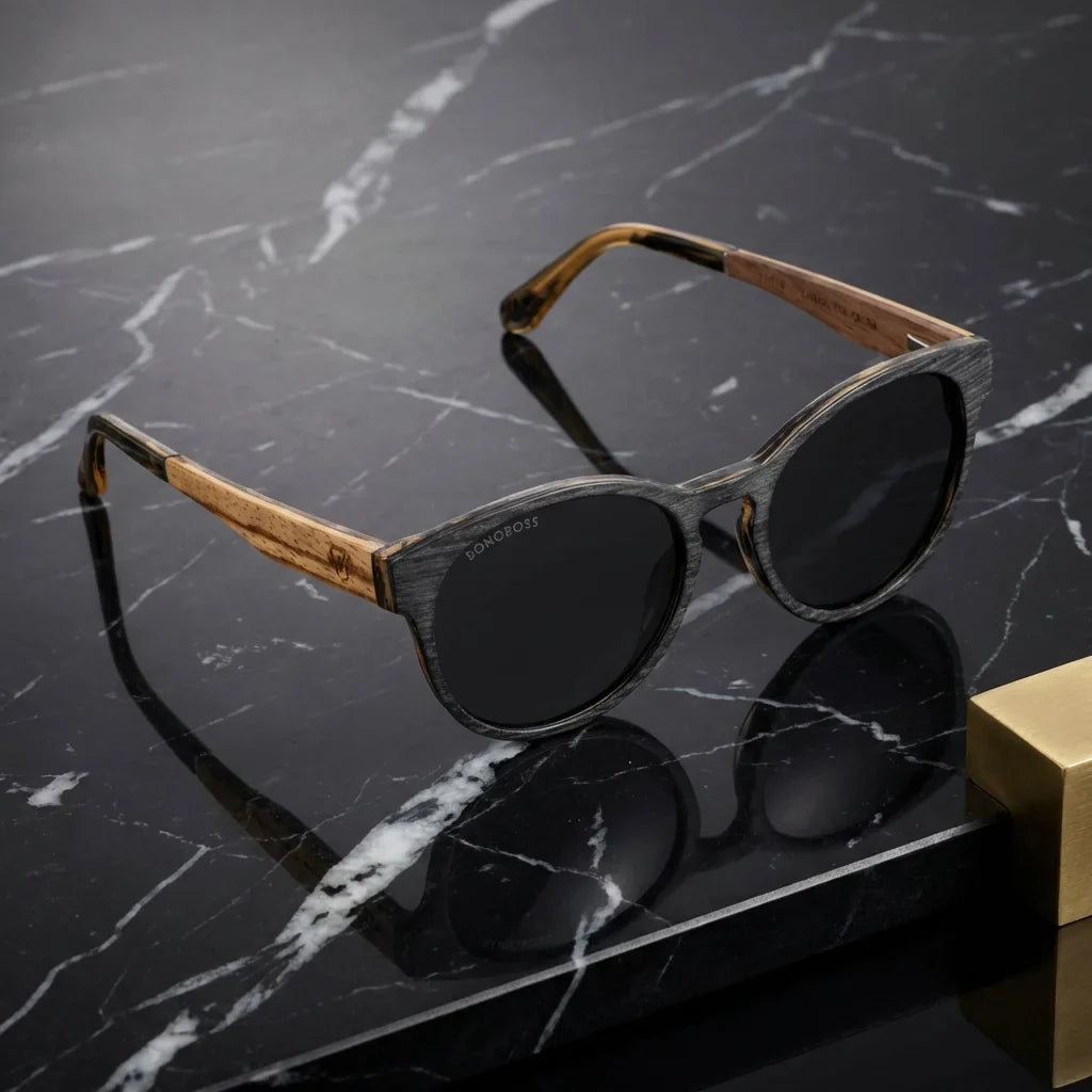 Lentes sol Chiloé 110 Wood polarizados UV400 sobre marmol negro superficie elegante Bonoboss #color_gris