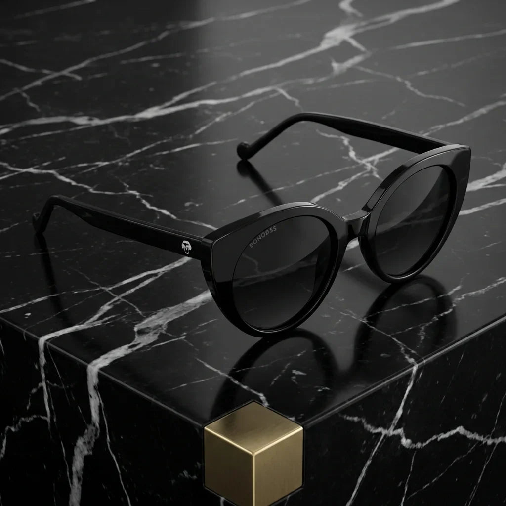 Lentes sol Hannover polarizados UV400 bio-acetato negro sobre marmol negro superficie premium elegante Bonoboss #editorial_polarizado #color_negro