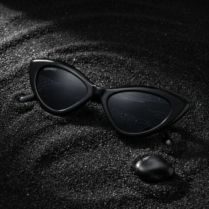 Lentes sol Femme Black polarizados UV400 sobre arena negra volcanica Bonoboss #color_negro