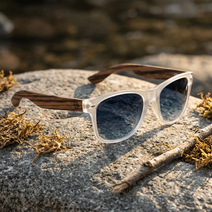 Lentes sol Acacia polarizados UV400 madera zebrano Transparente Gradiente Azul paisaje patagonico naturaleza sustentable Bonoboss #editorial_sustentabilidad #color_transparente-gradiente-azul