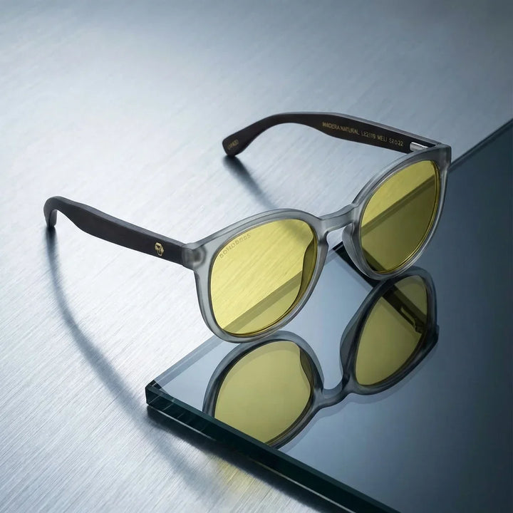 Lentes sol Meli TSP polarizados UV400 bio-acetato TSP amarillo sobre metal brushed superficie industrial Bonoboss #editorial_grid1 #color_amarillo