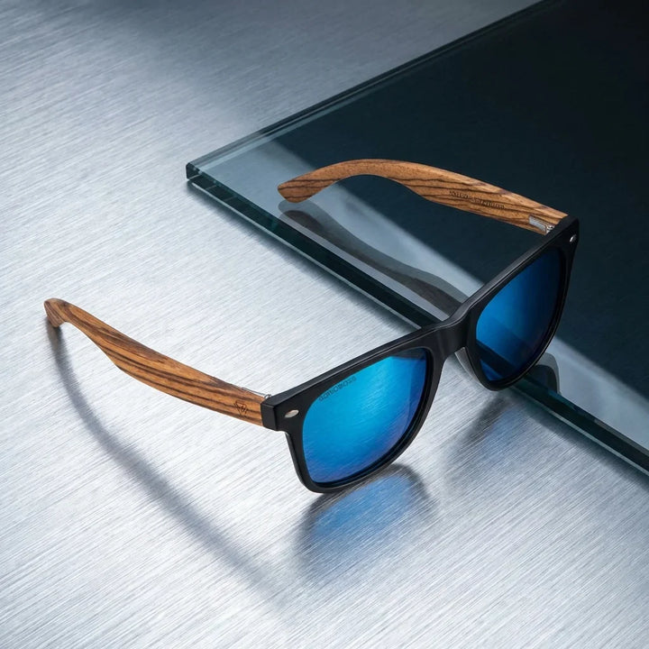 Lentes sol Acacia polarizados UV400 madera zebrano Negro Espejado Azul sobre metal cepillado superficie industrial Bonoboss #editorial_grid1 #color_negro-espejado-azul