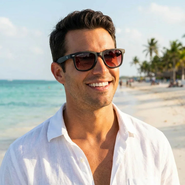 Hombre usando lentes sol Acacio RPET polarizados UV400 hombre en playa proteccion solar UV400 Bonoboss #color_rojo