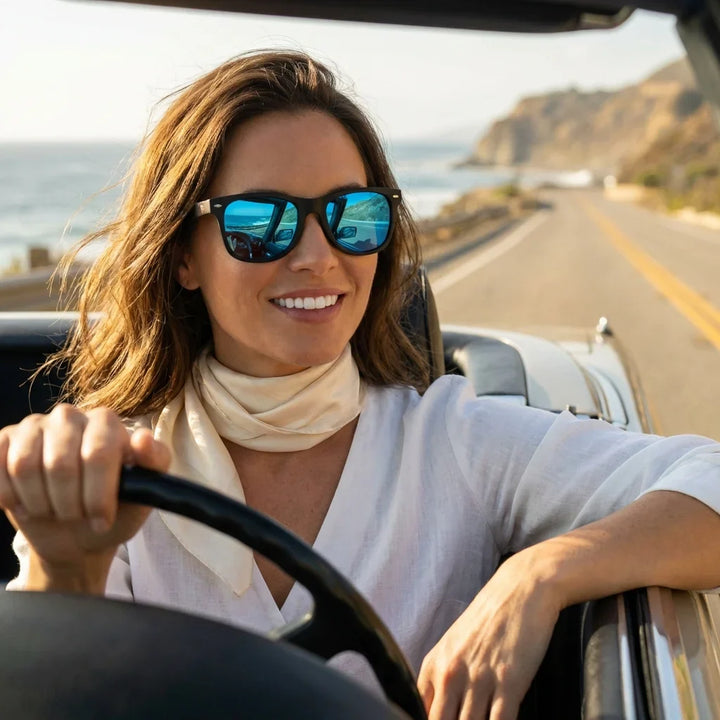 Mujer usando lentes sol Acacia Dark madera acacia polarizados sky conduciendo proteccion solar UV400 estilo Bonoboss #editorial_detail1 #color_sky