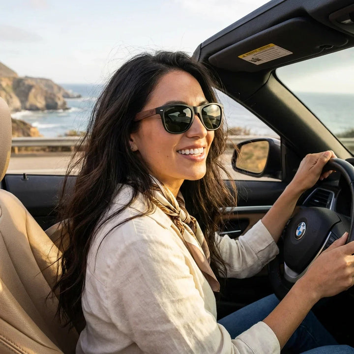 Mujer usando lentes sol Acacia Nogal polarizados UV400 mujer conduciendo proteccion solar carretera Bonoboss #color_g15