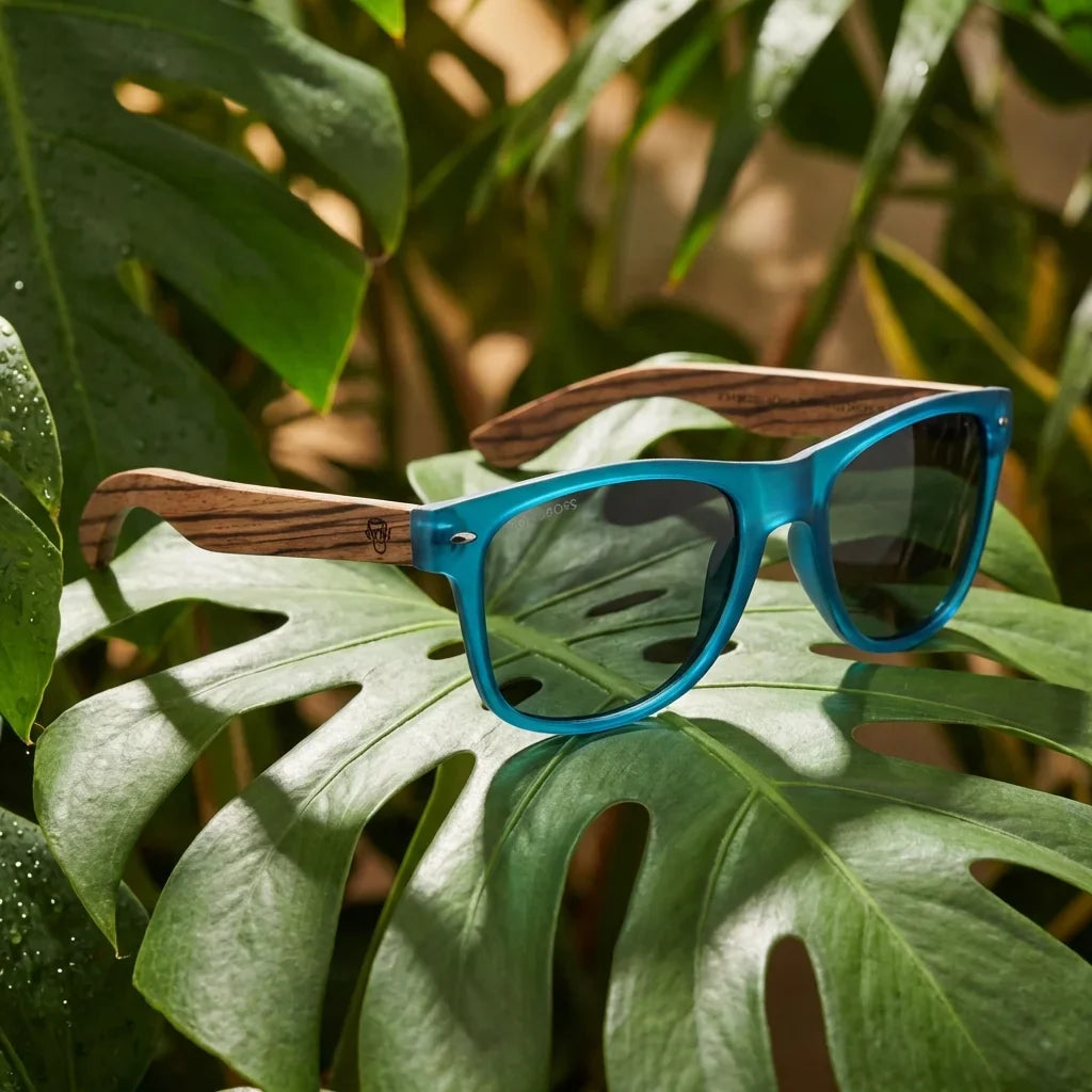 Lentes sol Acacia polarizados UV400 madera zebrano Ocean Smoke composicion botanica monstera tropical natural Bonoboss #editorial_grid2 #color_ocean-smoke