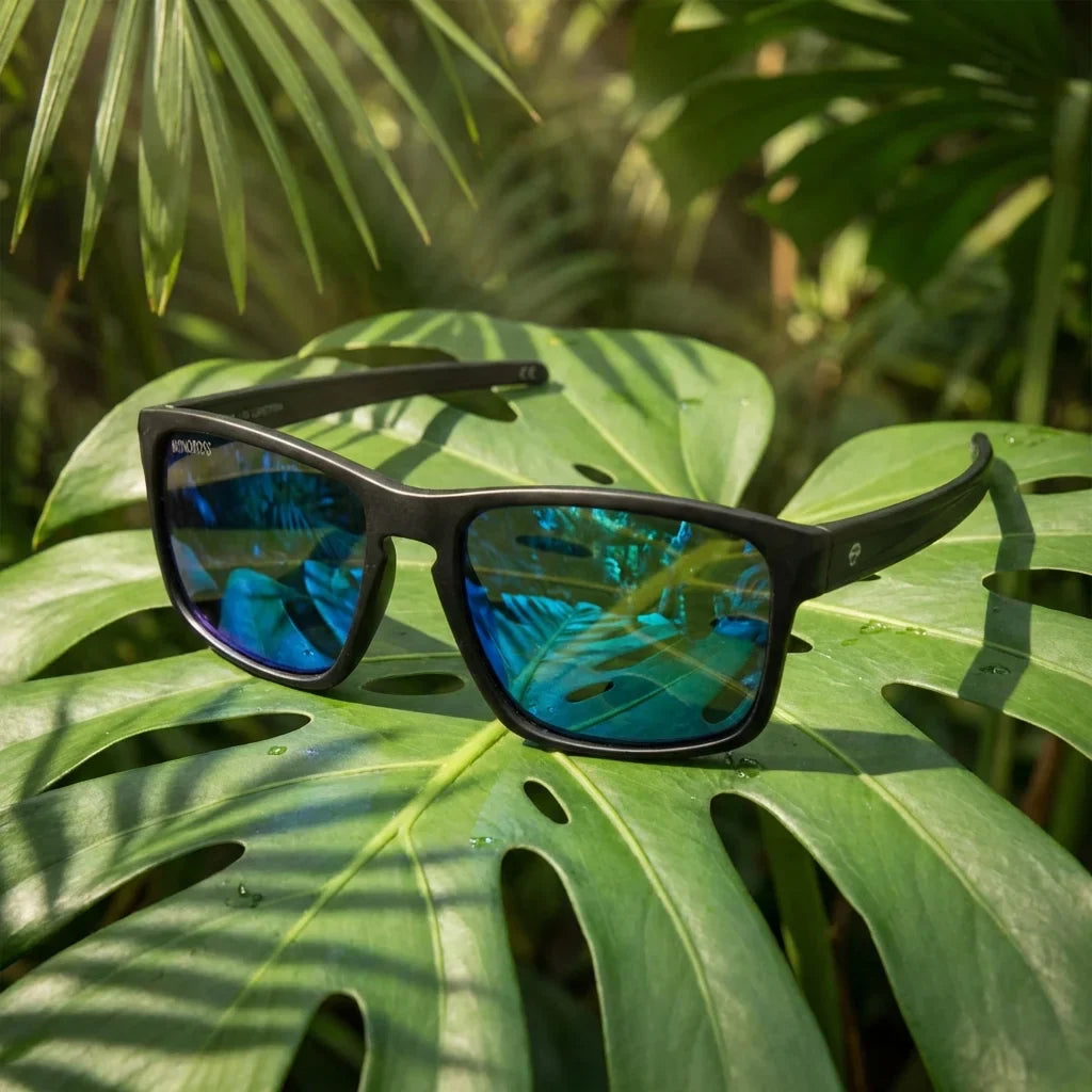 Lentes sol Lautaro RPET polarizados RPET reciclado azul composicion botanica hoja monstera tropical Bonoboss #editorial_grid2 #color_azul