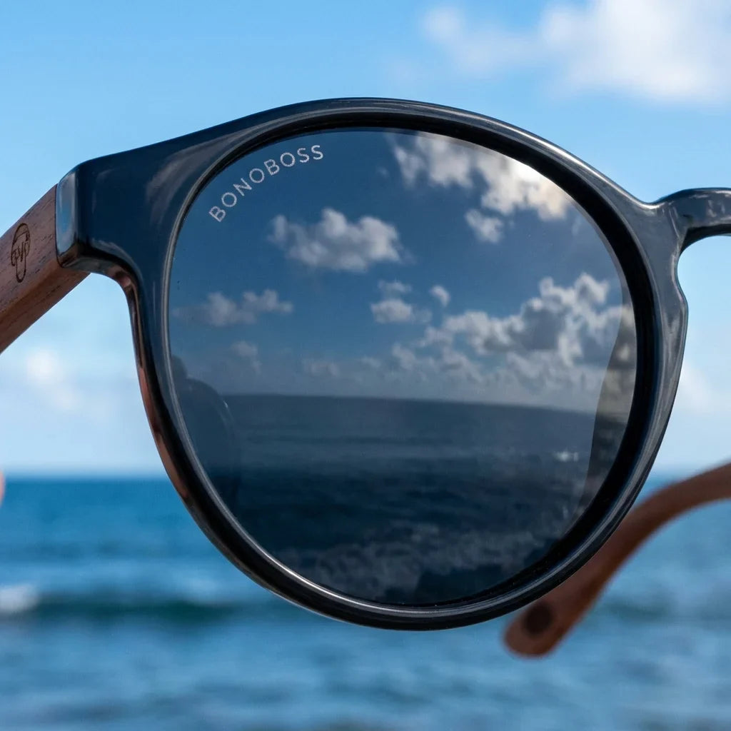 Lentes sol Paine polarizados UV400 bio-acetato negro close-up lente coating espejado detalle optico Bonoboss #editorial_polarizado #color_negro