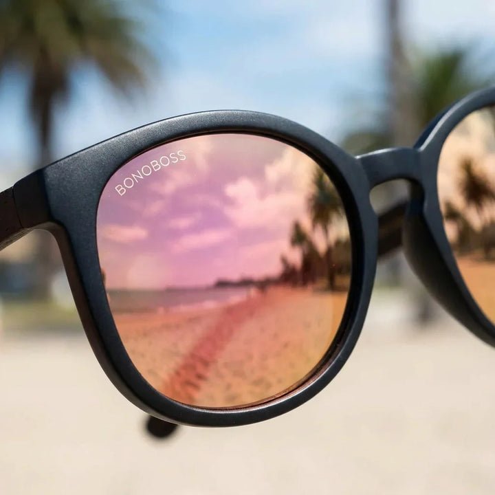 Lentes sol Meli Dark polarizados UV400 bio-acetato Espejado Rosado close-up lente coating espejado detalle optico Bonoboss #editorial_polarizado #color_espejado-rosado