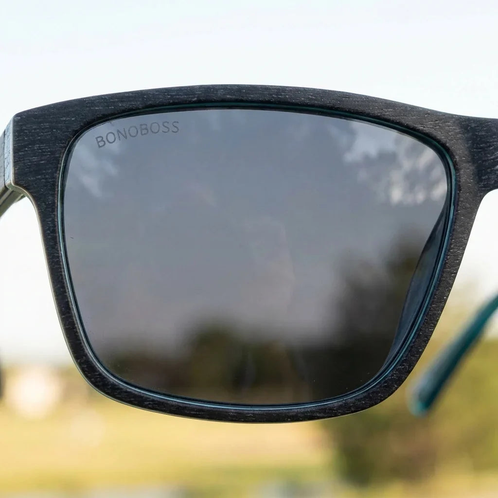 Lentes sol Keule polarizados UV400 madera darkblue close-up lente coating espejado detalle optico Bonoboss #editorial_grid1 #color_darkblue