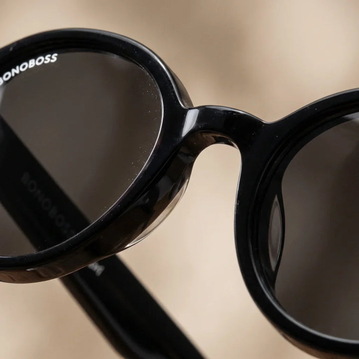 Lentes sol Capri polarizados UV400 macro textura acetato vetas detalle premium Bonoboss #color_negro