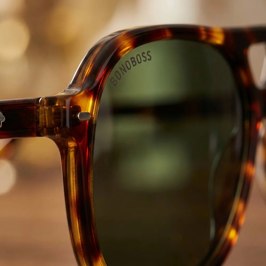 Lentes sol Orson E.D polarizados UV400 bio-acetato carey close-up acetato textura vetas detalle material premium Bonoboss #editorial_grid1 #color_carey