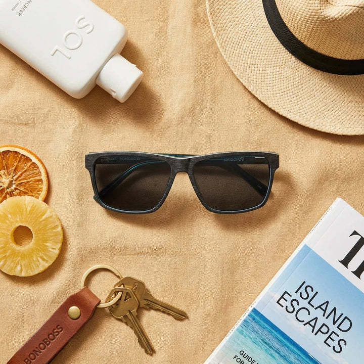 Lentes sol Keule polarizados madera darkblue flat lay summer essentials playa accesorios verano Bonoboss #editorial_detail2 #color_darkblue
