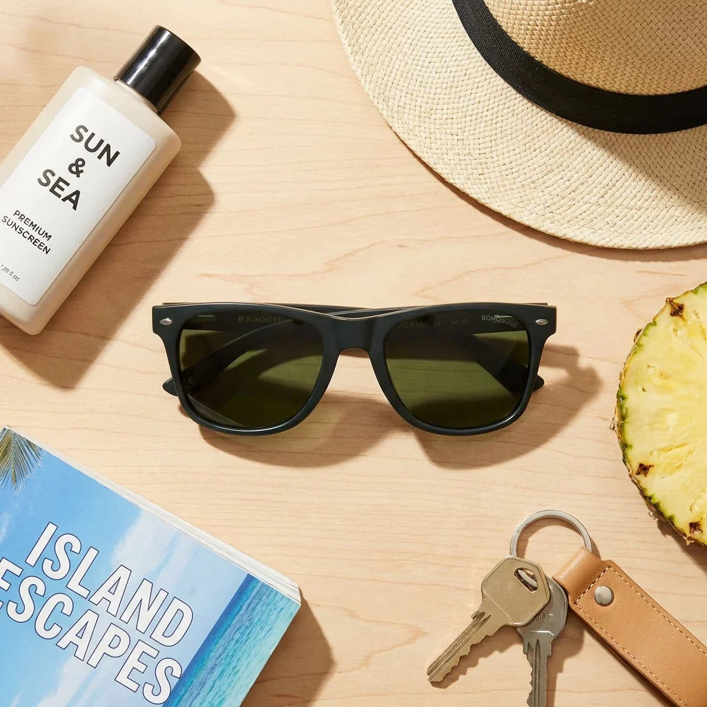 Lentes sol Acacia Dark polarizados madera acacia g15 flat lay summer essentials playa accesorios verano Bonoboss #editorial_detail1 #color_g15