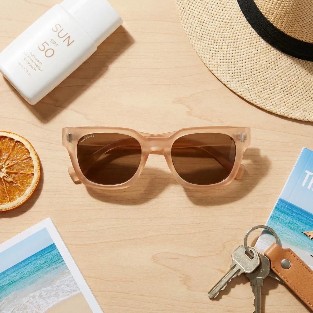Lentes sol Osorno RPET polarizados reciclado champagne flat lay summer essentials playa accesorios Bonoboss #editorial_detail2 #color_champagne