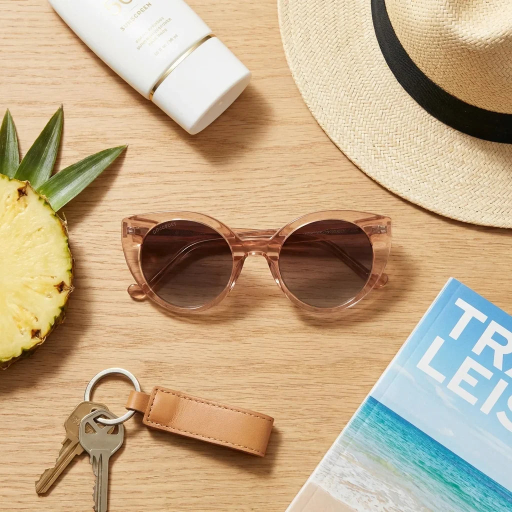 Lentes sol Hannover polarizados bio-acetato champagne flat lay summer essentials playa accesorios verano Bonoboss #editorial_grid1 #color_champagne