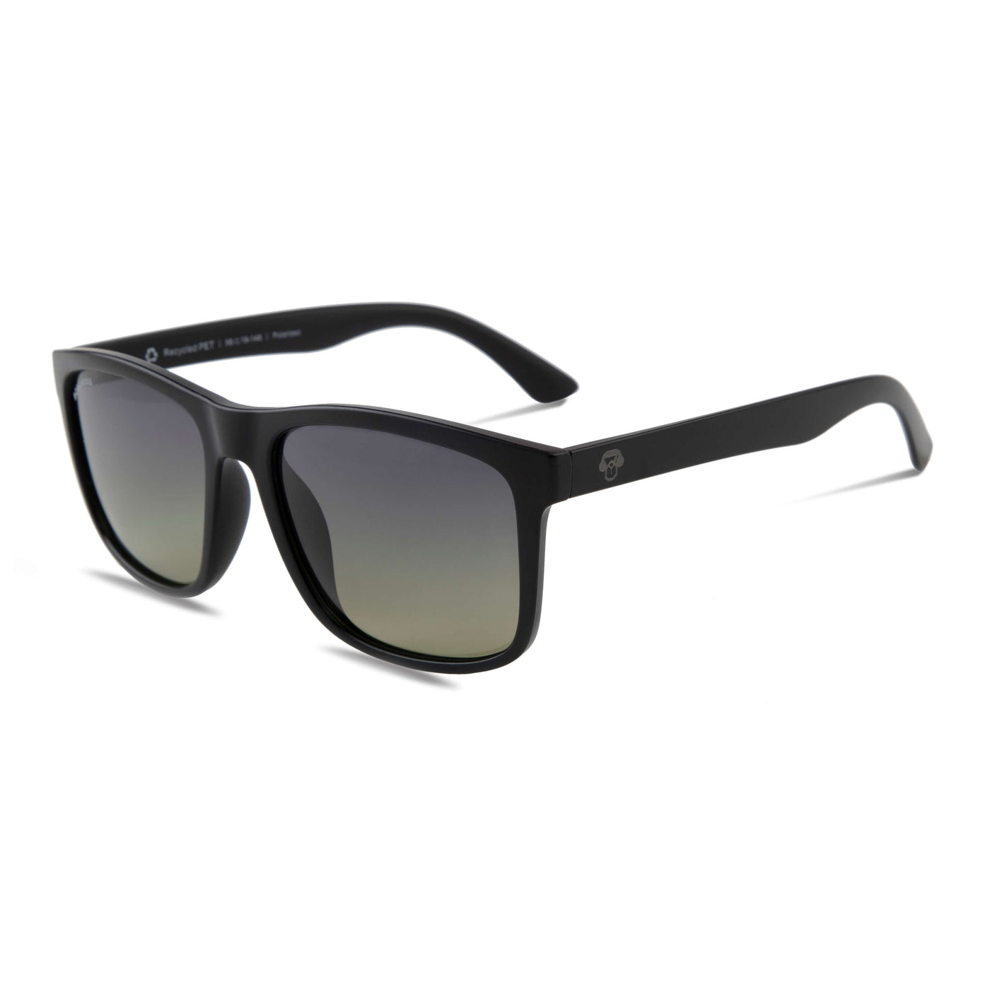 lentes de sol polarizados hechos con botellas plasticas recicladas para hombre y mujer de color negro con lentes degradé verde olivo vista angular #color_black